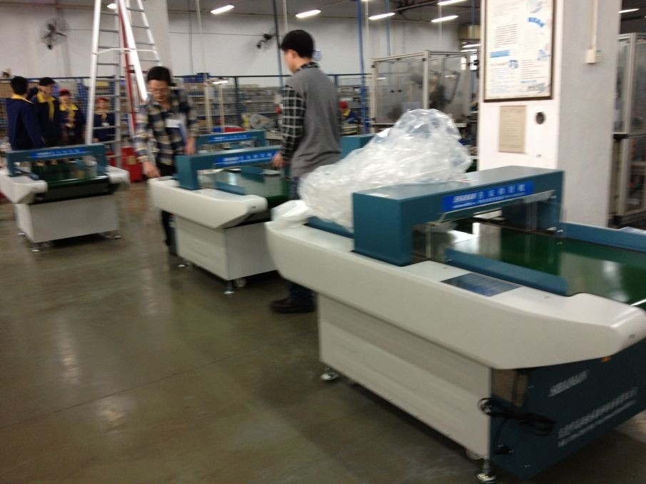 Conveyor Belt Needle Metal Detector Machine 50-60Hz With 60*12cm Regular Tunnel