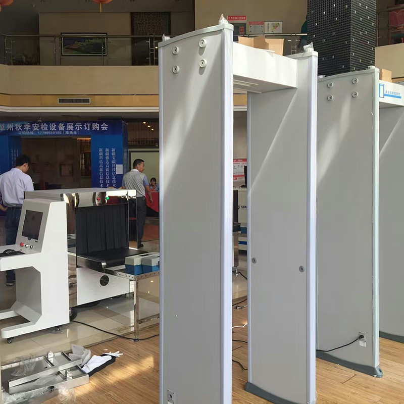 Touch Screen Portable Walk Through Metal Detector Security Equipment For School , Airport